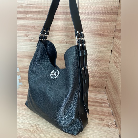 Michael Kors Black Pebbled Leather Large Bowery Shoulder Bag - Picture 3 of 14